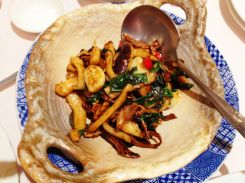 stir-fried squid with mushrooms and basil
