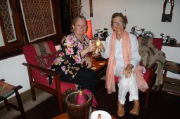 Satpura: with Cindy - Champagne this time!