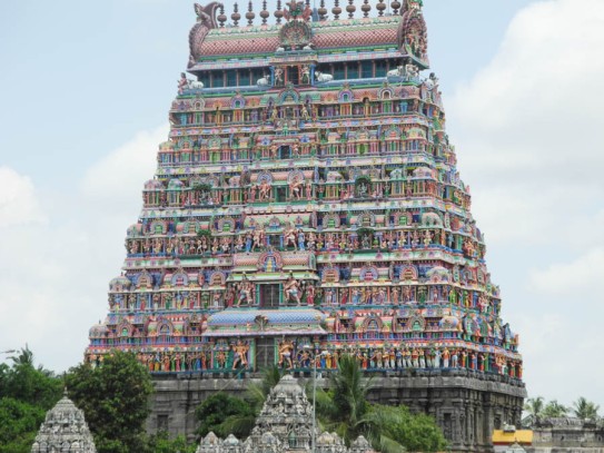 The gaudy main temple, Nataraja