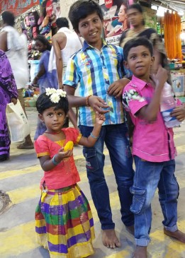 Young pilgrims all dressed up & waiting for Shiva/Minakshi's appearance