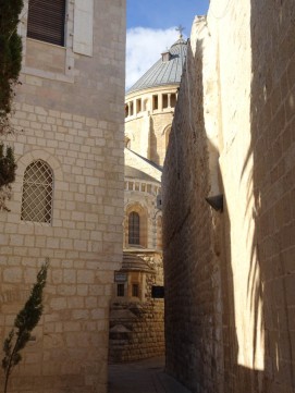 Winding alleyways near the room of the Last Supper