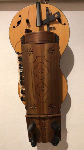 A hurdy gurdy